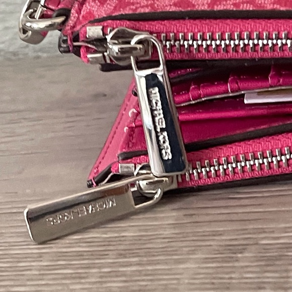 Michael Kors Pink Wristlet Bag - Picture 5 of 9
